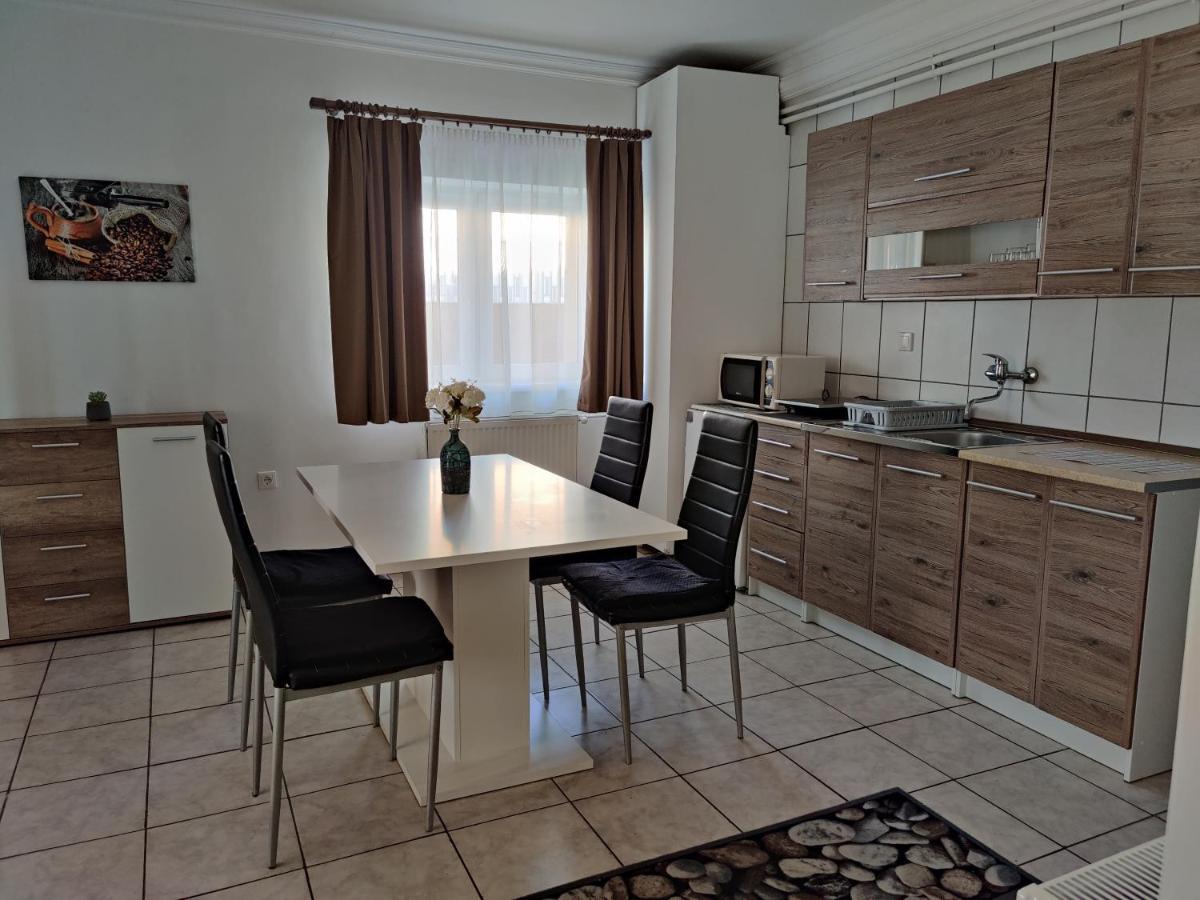 Katalin Apartmanház Miskolc Esterno foto