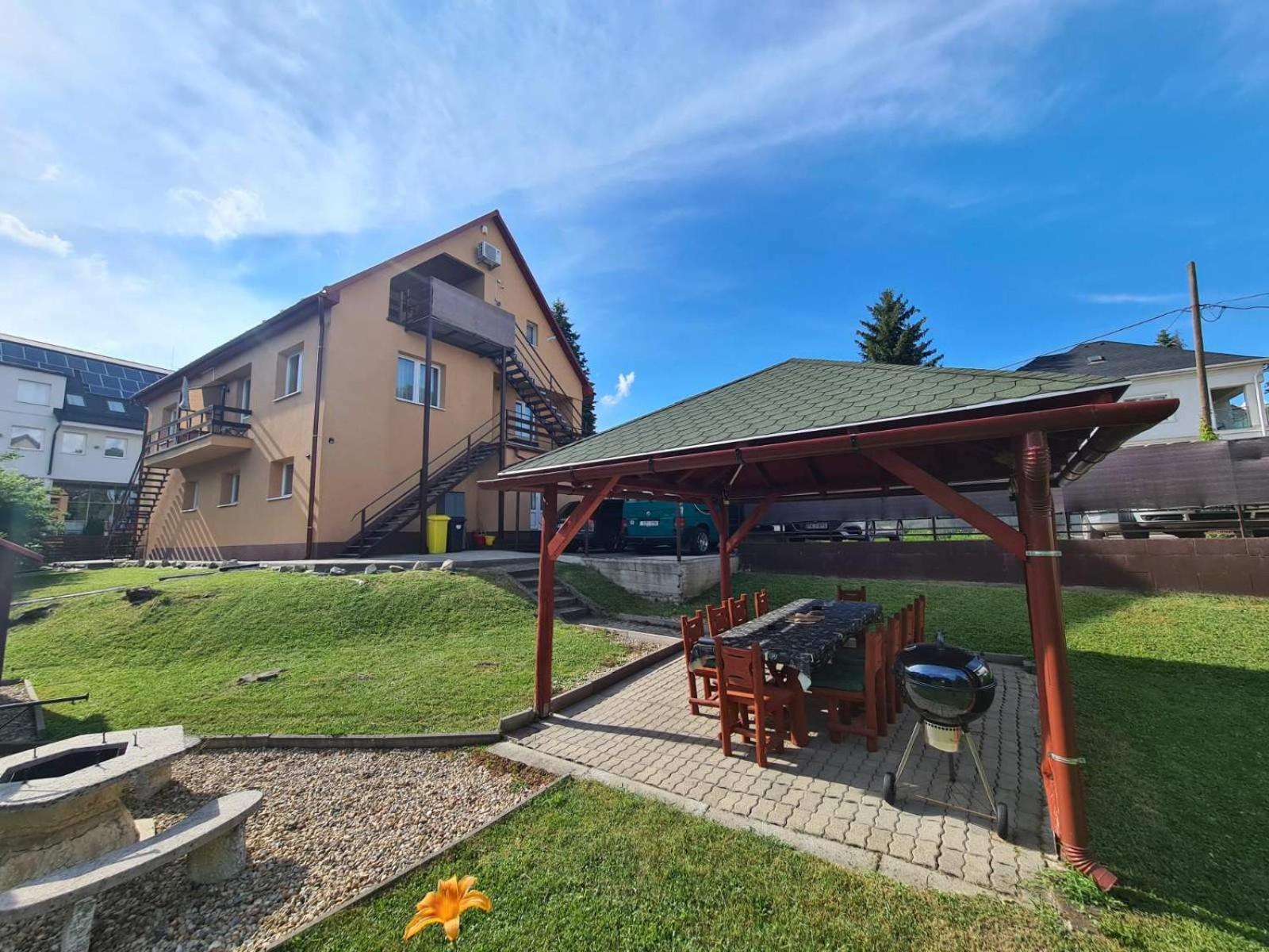 Katalin Apartmanház Miskolc Esterno foto